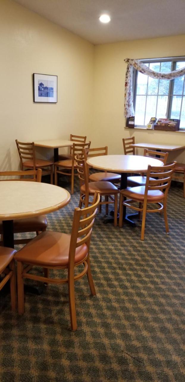 Hotel Super 8 By Wyndham East Stroudsburg - Poconos Esterno foto