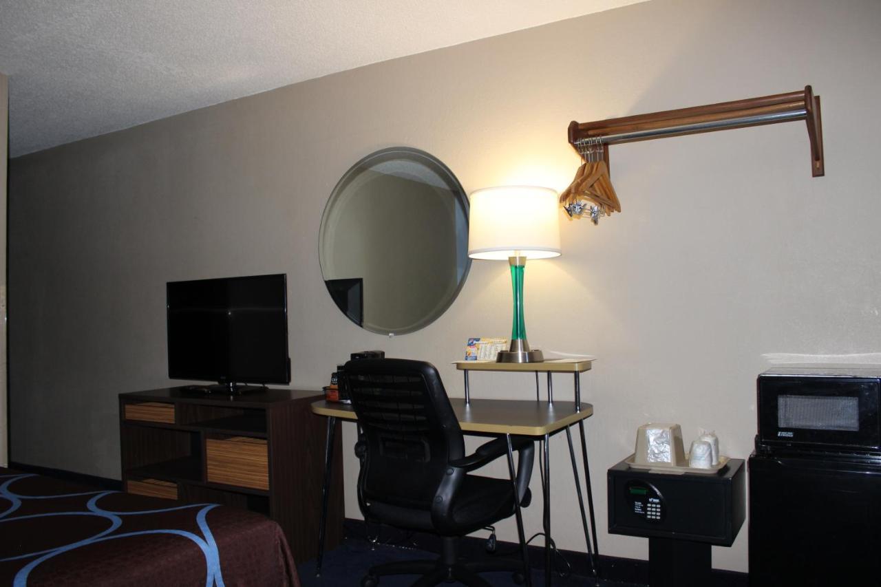 Hotel Super 8 By Wyndham East Stroudsburg - Poconos Esterno foto